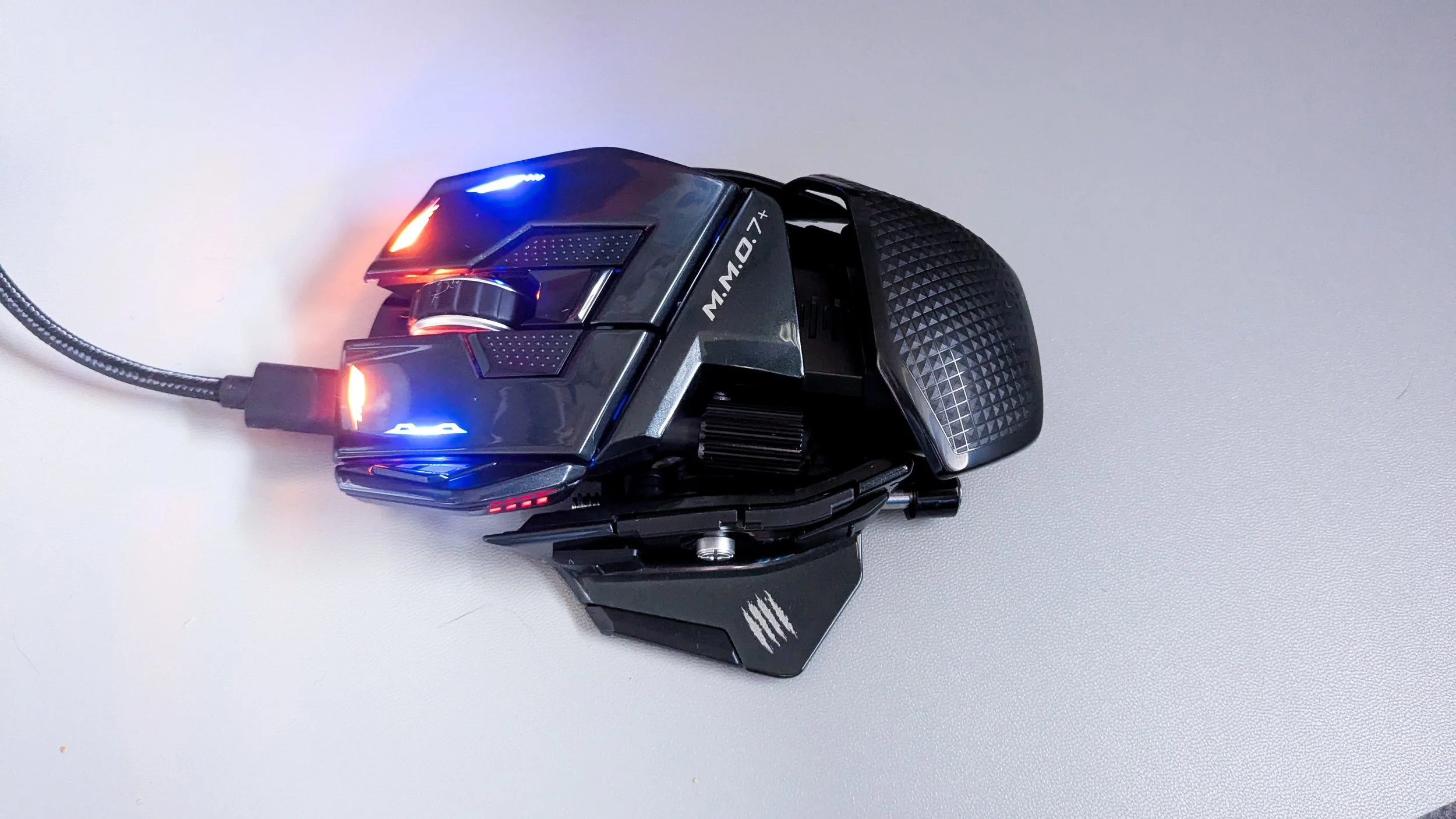 Mad Catz M.M.O. 7+ Mouse Review — Sypnotix